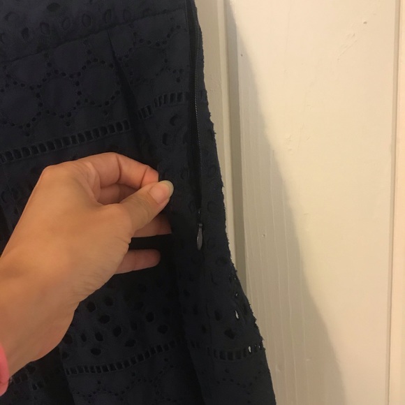 EUC Banana Republic Pleated Eyelet mini skirt 00P - Picture 5 of 8